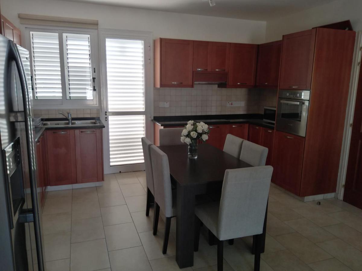 Kato Paphos Suites Zewnętrze zdjęcie