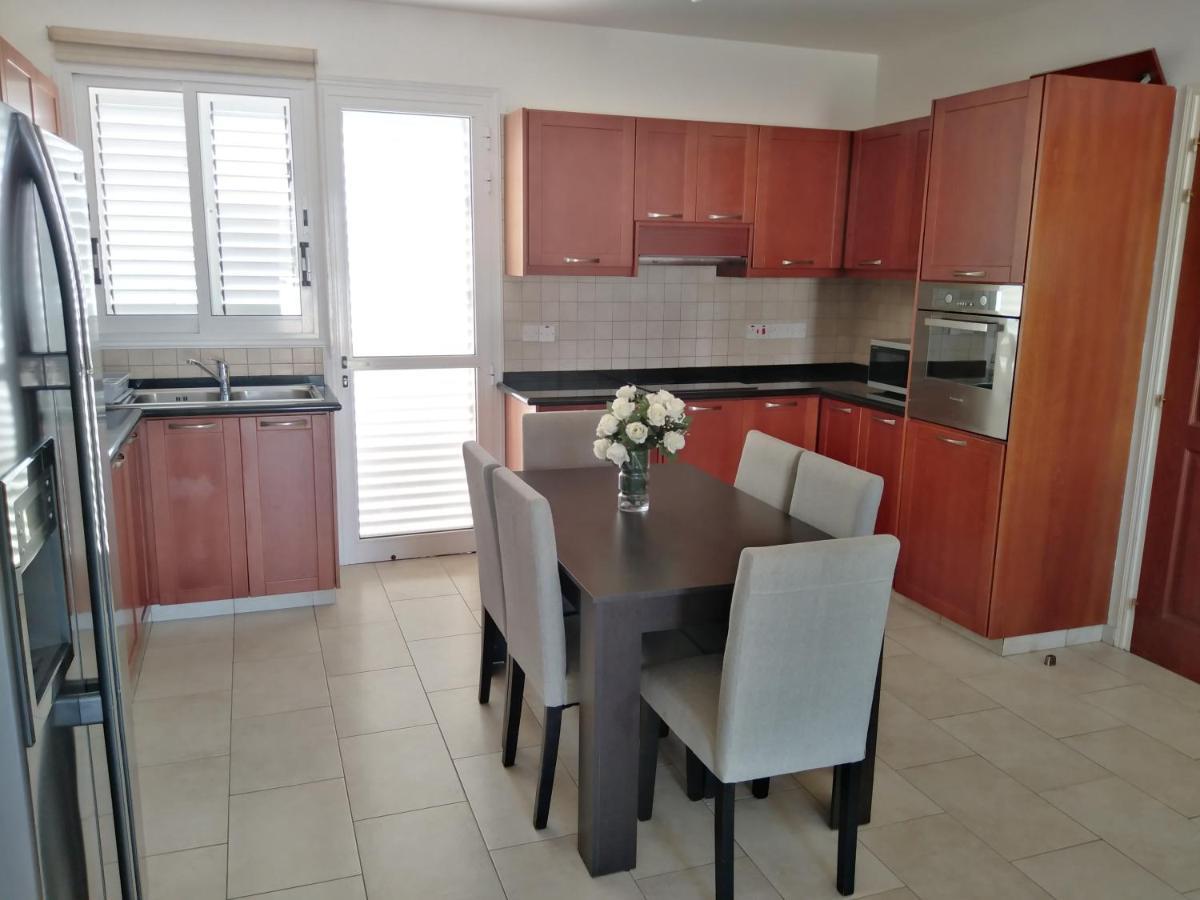 Kato Paphos Suites Zewnętrze zdjęcie